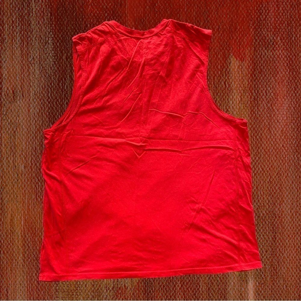 OLD NAVY Men’s Active Cut Off Tee - Picture 2 of 10